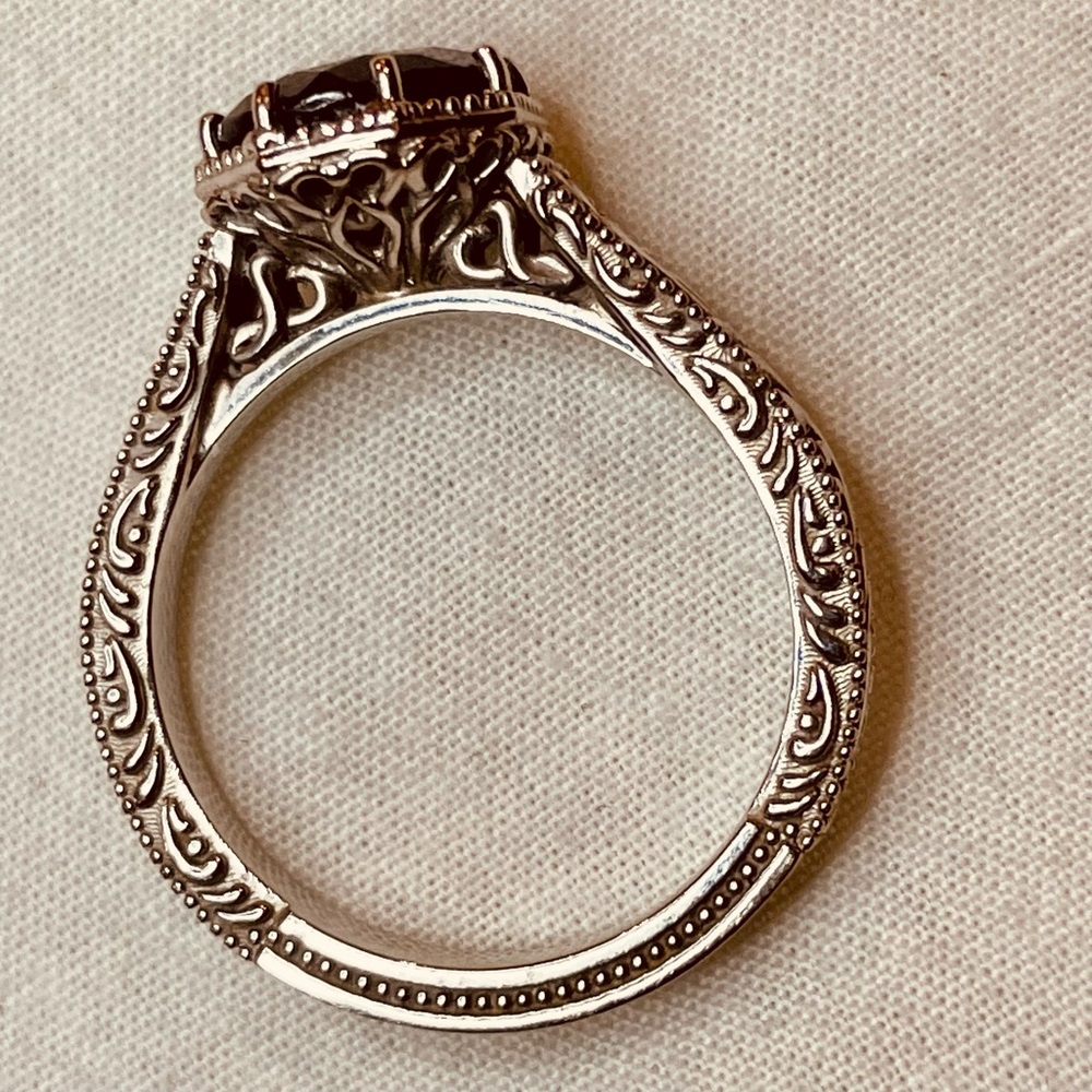 Edwardian Filigree ring with Rhodolite Garnet - Picture 10 of 10